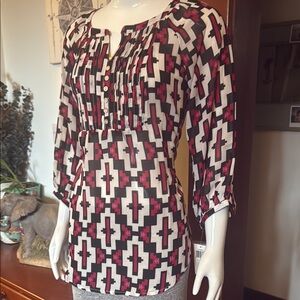 NWT northern reflections size small Geometric Print Women's Top